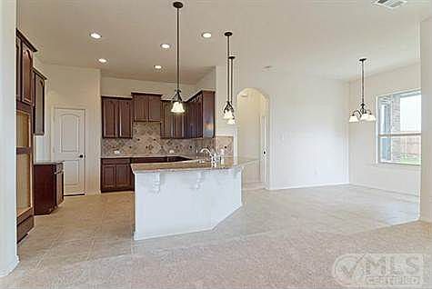 5th image of 2101 Dayton Dr