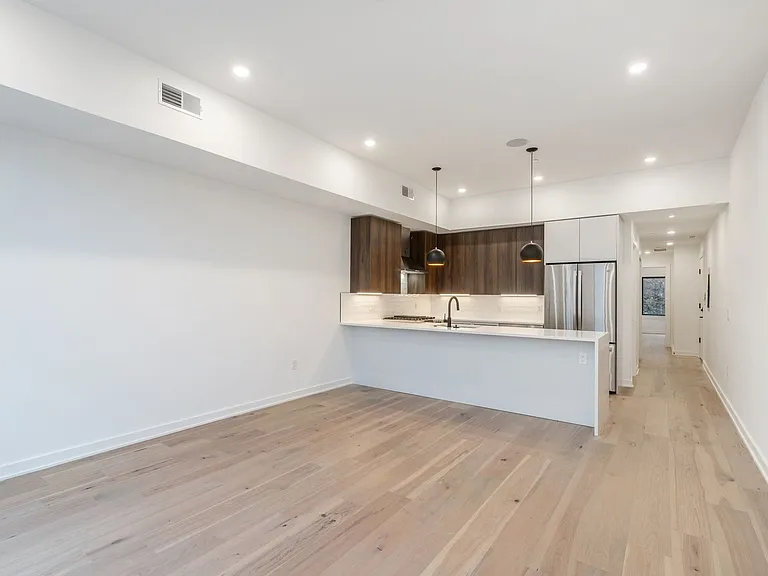 1601 Frankford Ave — Photo 19