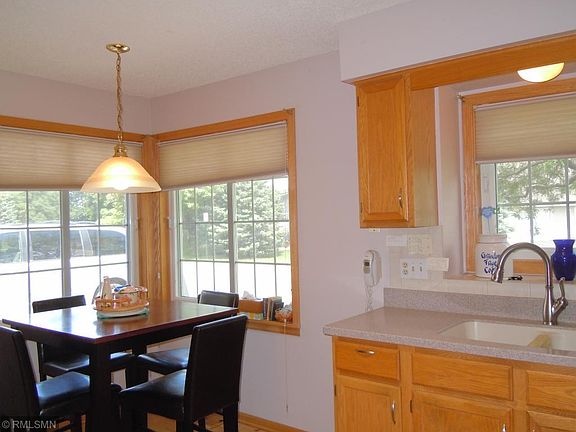 5th image of 8601 Oxford Ln