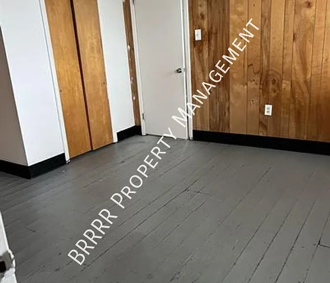 754 N 11th St #2R — Photo 6