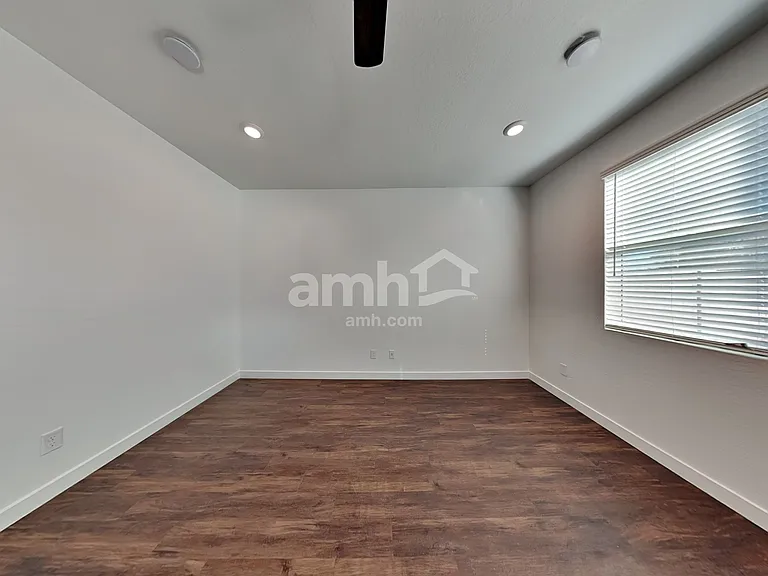 18449 W Honeysuckle Dr — Photo 6