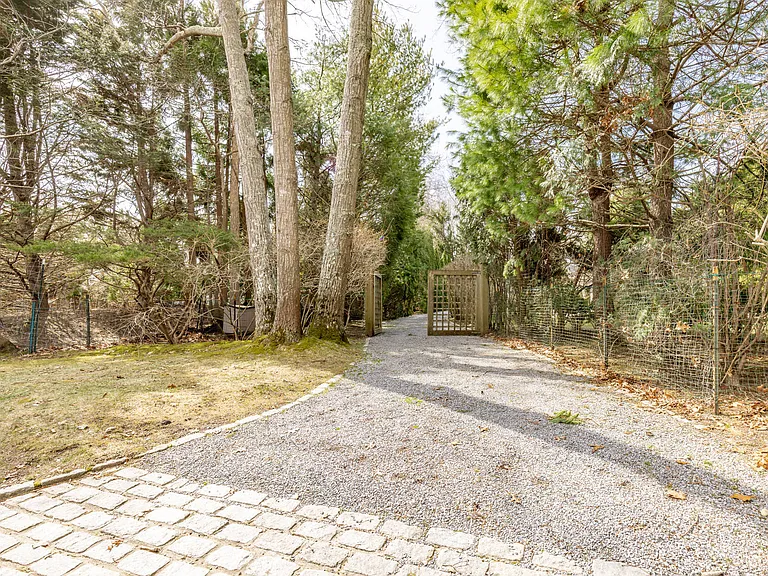 13 Sycamore Dr — Photo 23