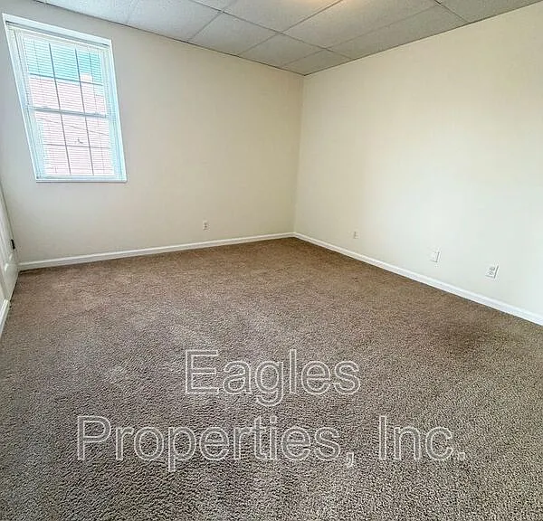 103 N Center St #C — Photo 6