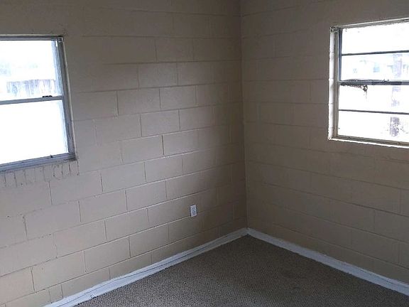 3rd image of 3403 Terminal Ct APT 8