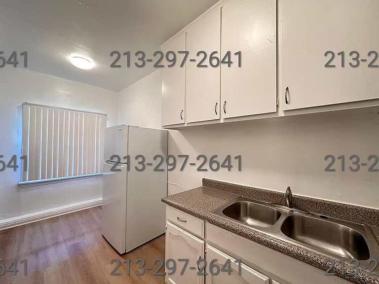 648 N Hobart Blvd #15 — Photo 3