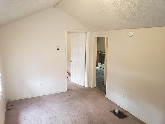 5th image of 580 S Glenwood Ave