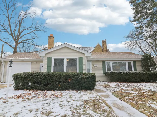 1711 W Monroe St, Waukegan, IL 60085