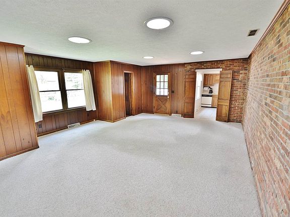 4th image of 4680 Whippoorwill Dr