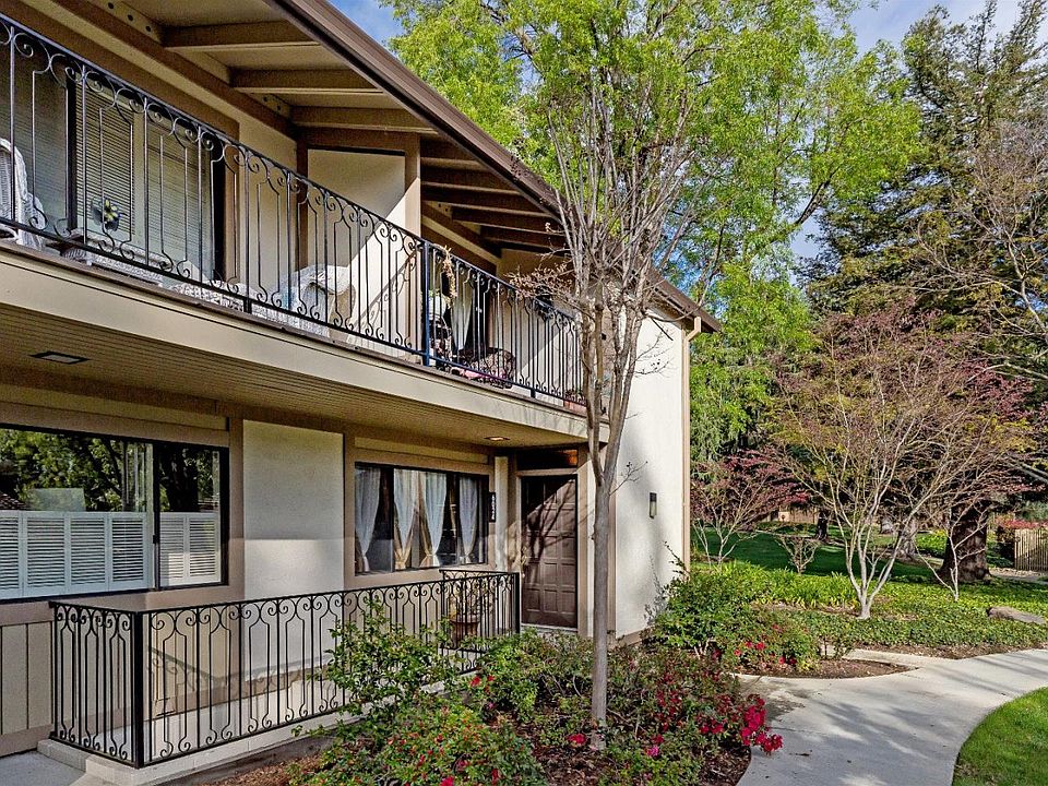 1st image of 6024 Calle De Suerte