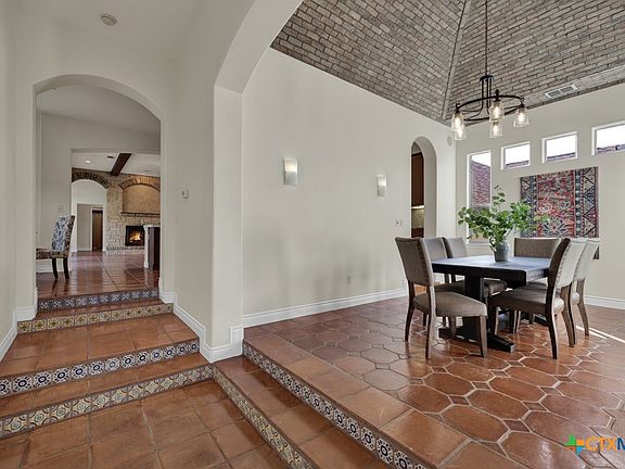 2nd image of 102 Senisa Ct