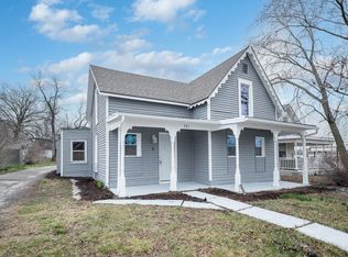 321 E 4th St, Tonganoxie, KS 66086