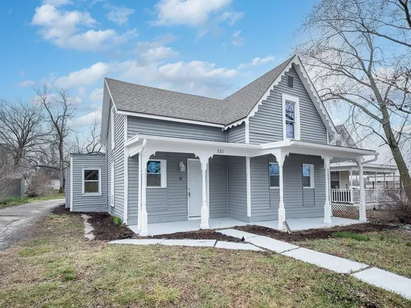 321 E 4th St, Tonganoxie, KS 66086