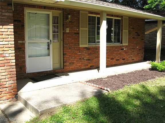 2nd image of 1559 & 1561 Robin Ln