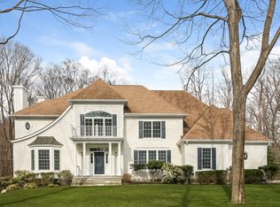 39 Heathcote Dr, Mount Kisco, NY 10549