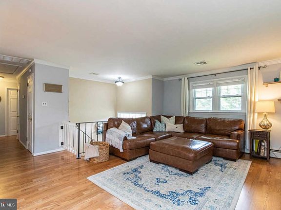 4th image of 1330 W Evergreen Dr