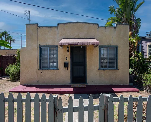 3043 Myrtle Ave Photo 1