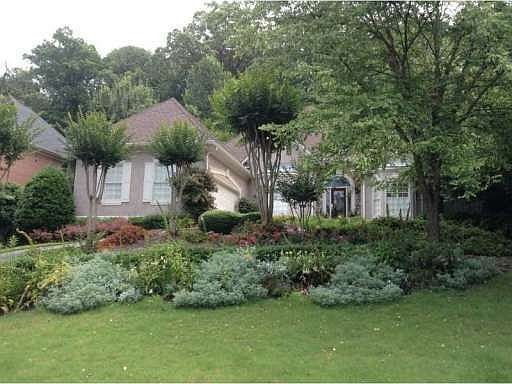 2nd image of 3870 Glenhurst Dr SE