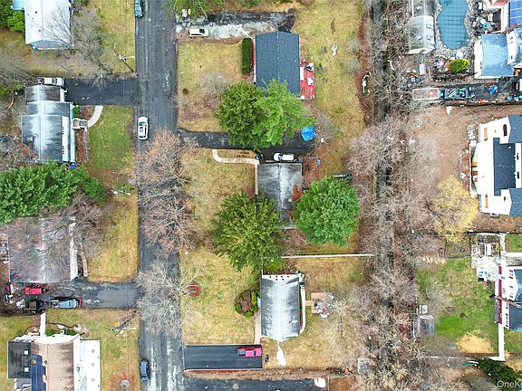 2nd image of 10 Inwood Drive