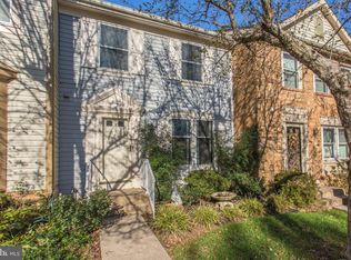 3721 Mazewood Ln, Fairfax, VA 22033