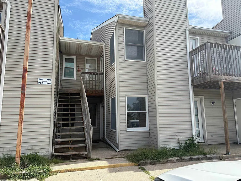 700 N Franklin Blvd #701 — Photo 9