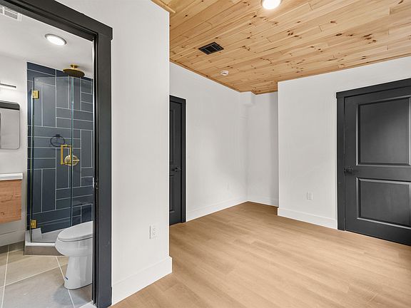 5th image of 14 Westervelt Pl Floor 3