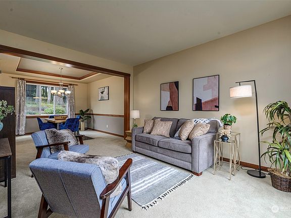 3rd image of 1725 18th Street Pl SE