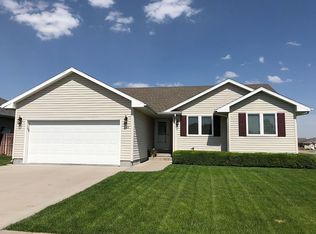 803 E Avenue Pl, Kearney, NE 68847