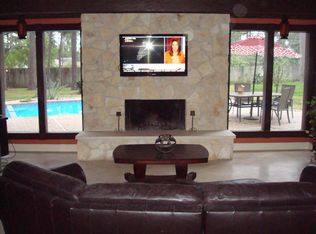682 Stonewall Jackson Dr, Conroe, TX 77302