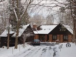 12 Pleasant View Rd, Poughkeepsie, NY 12603