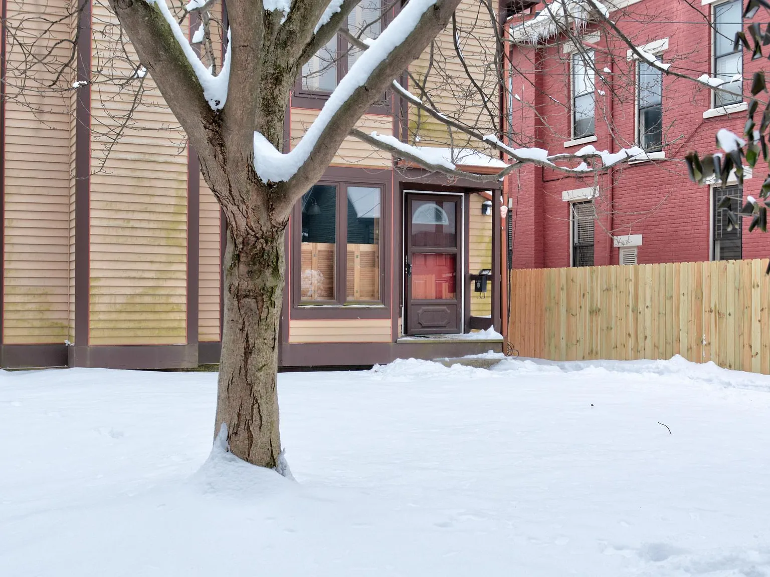 59 Price Avenue — Photo 2