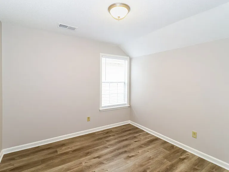 1170 Whitten Rd — Photo 12