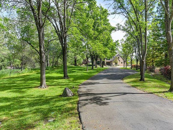 2nd image of 4727 Vista Cove Pl