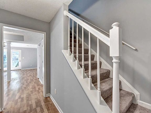 3rd image of 738 Twin Brooks Ct