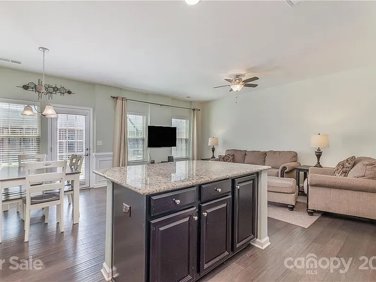 11053 Telegraph Rd NW — Photo 12