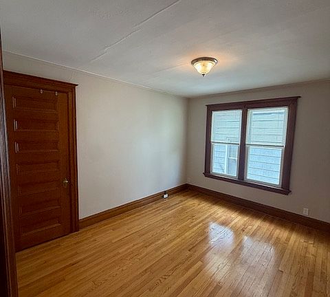 5th image of 103 Emerson Ave