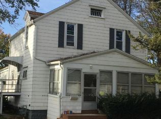 1102 Leavitt St, Waterloo, IA 50702