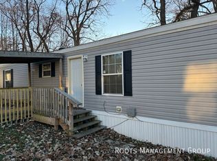 2433 S Riverside Dr #27, Beloit, WI 53511