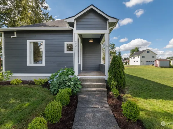 221 Vancouver Street, Sumas, WA 98295
