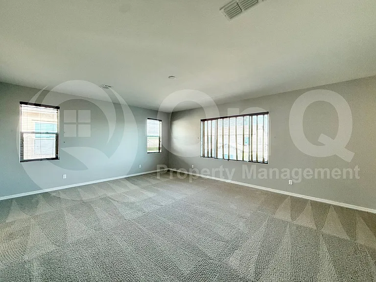 1007 E Buffalo St — Photo 14