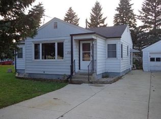 W350N5051 Shady Ln, Oconomowoc, WI 53066