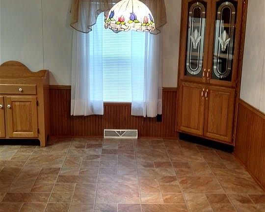 4th image of 53 Hampshire Dr