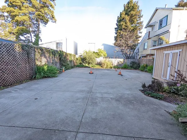 922 60th St, Oakland, CA 94608
