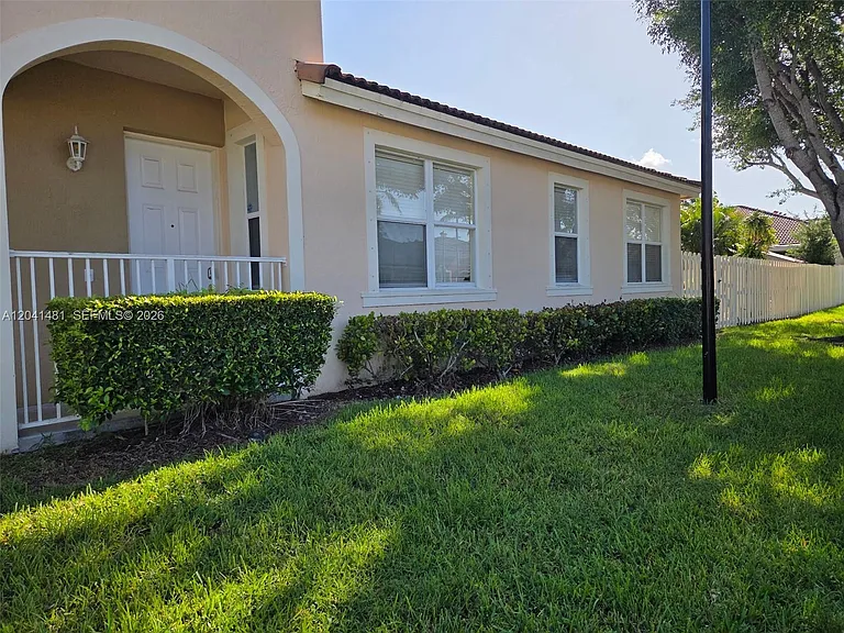 23751 SW 110th Ave — Photo 2