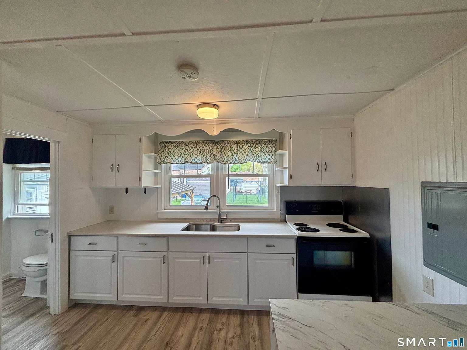 2 bed, 1.0 bath, 720 sqft, $2,500 — Photo 4