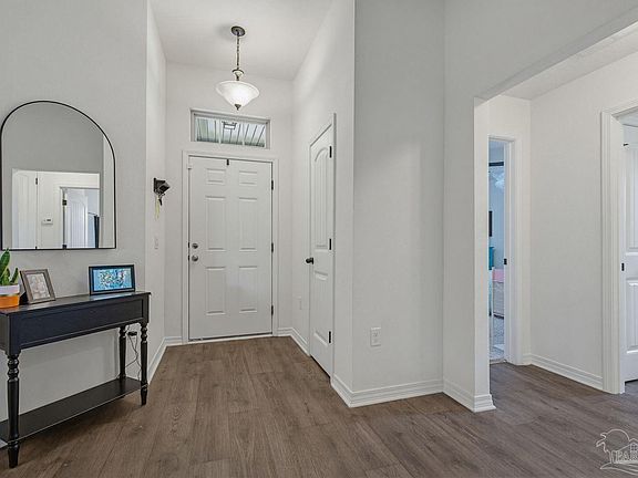 4th image of 5597 Peach Dr