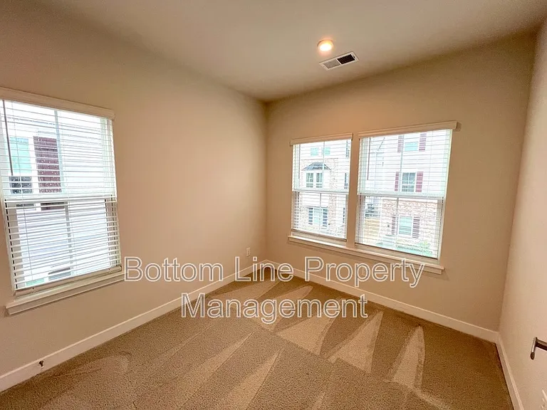 9416 Mallard Mills Dr — Photo 19