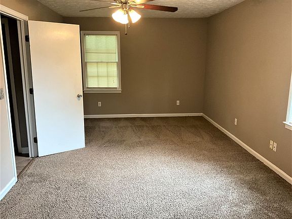 4th image of 3215 Revere Cir