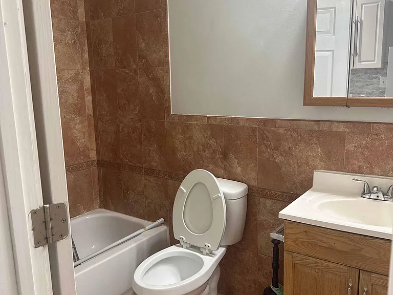 2448 Lakeview Ave #2 — Photo 14