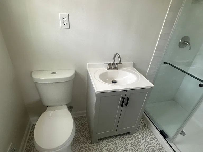200 Stockwood Dr — Photo 10