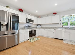 7 Tabor Rd, Uxbridge, MA 01569